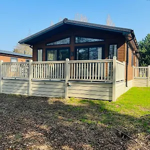 https://brackencroft-lodge-with-hot-tub.yorkshirehotels.net