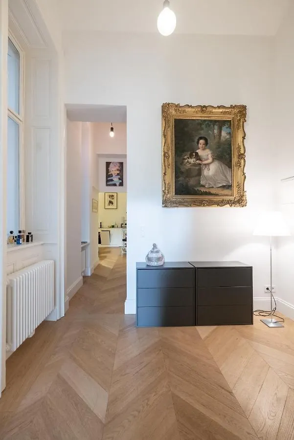Stunning Apartment In City Center Vienna