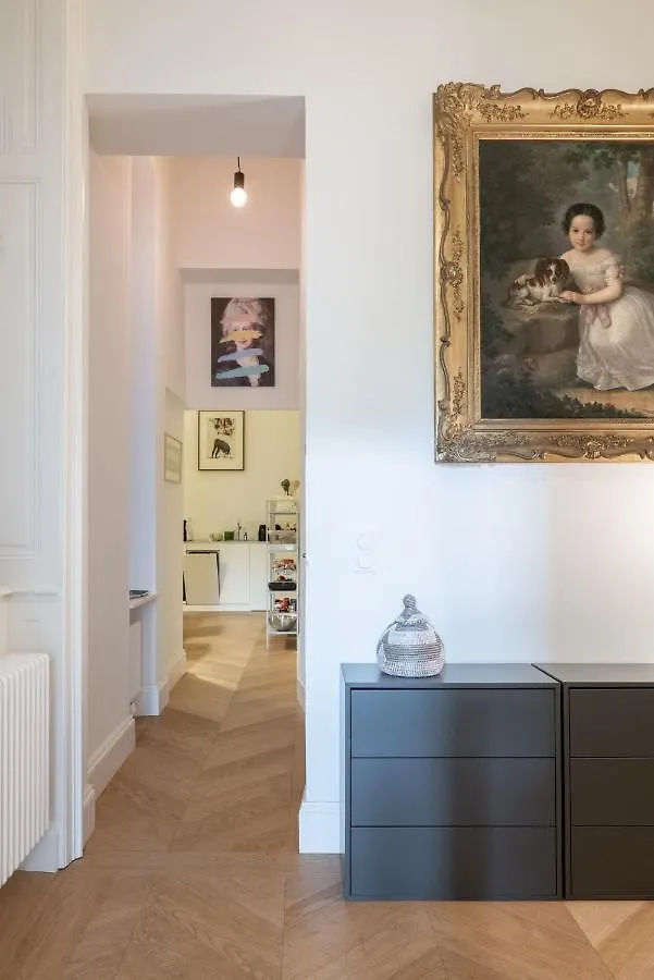 Stunning Apartment In City Center Vienna
