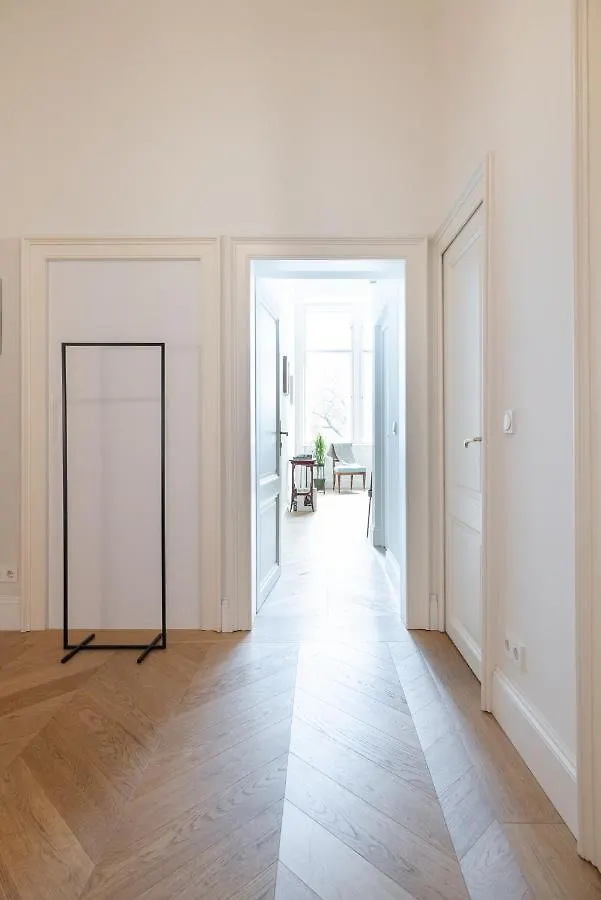 Stunning Apartment In City Center Vienna
